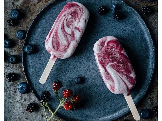 Сладолед от боровинки с вкус на лавандула
