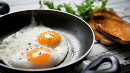 Стимулирайте мозъка с яйца за закуска