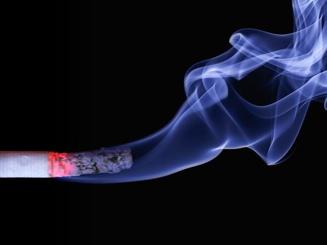 Какво е общото между цигарите и коремните мазнини?