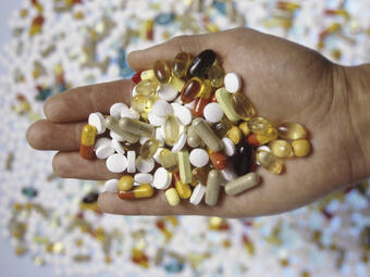 Приемането на някои витамини в по-високи дози може да е опасно за вашето здраве?!Това алармират...
