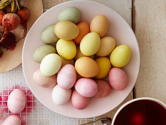 Натурални бои за яйца
