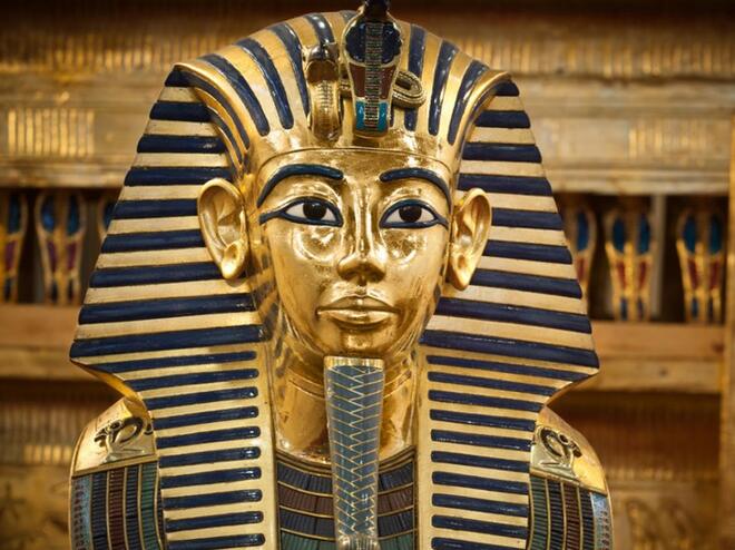 Пришълци убили Тутанкамон с кама от извънземен метал?