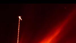 НЛО „изстреля“ огромен лазерен лъч към Слънцето (видео)
