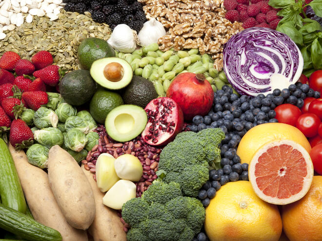 Токсиколози бият тревога: Лепкавите плодове и зеленчуци са пълни с...

