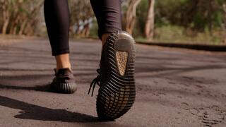 Три техники за ходене, които изгарят повече мазнини, отколкото бягането
