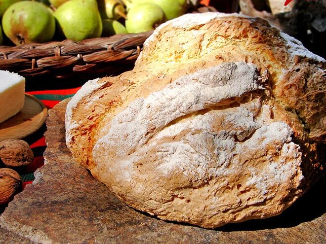 Ирландски соден хляб без месене: Бързо, здравословно, вкусно