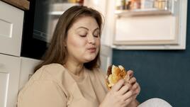 Учени разработват първата в света "ваксина срещу мазнини"
