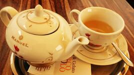 Най-ефективните вечерни чайове за топене на мазниниките