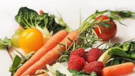 Защо никога не трябва да смесвате зеленчуци и плодове по време на едно хранене