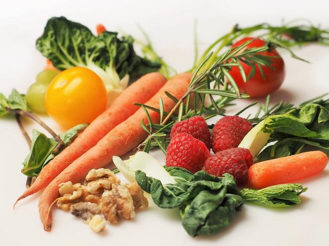 Защо никога не трябва да смесвате зеленчуци и плодове по време на едно хранене