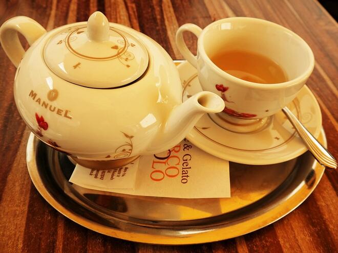 Как бързо да облекчите болки в гърлото с билкови напитки