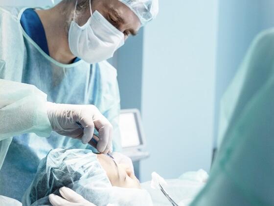 Пластичните хирурзи назоваха най-популярни процедури за 2025 г.
