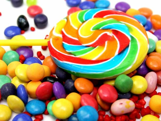 БАН: Червените, сините и зелените оцветители в храните могат да са опасни
