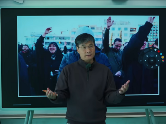 „Китайският Нострадамус“ предрече изхода от войната между САЩ и Израел с Иран ВИДЕО
