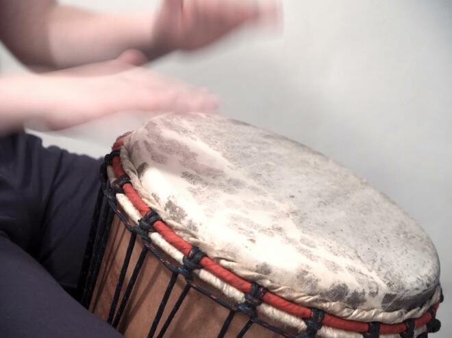 Ритъм-терапия с барабан 