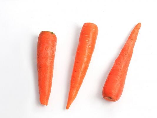 Моркови по ръцете 