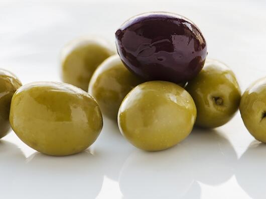 Кулинарен трик: маслинка без костилка 
