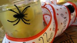 Паяци в леда за питието на Хелоун: фасулски лесно и много ефектно!